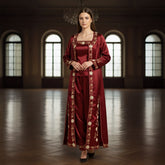 Traditionelles Kına-Gecesi-Bindalli in Bordeauxrot – Satin mit goldener Stickerei